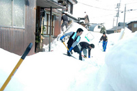 20110206-2_snow-volunteer.jpg