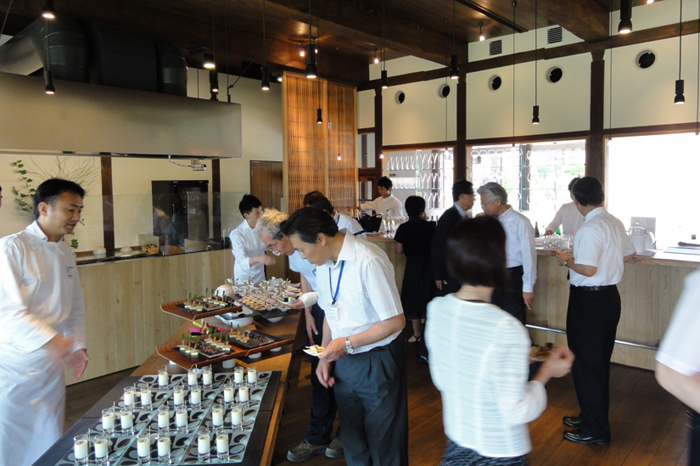http://tamionet.com/blog/image/20120706-3_washima-restaurant.jpg